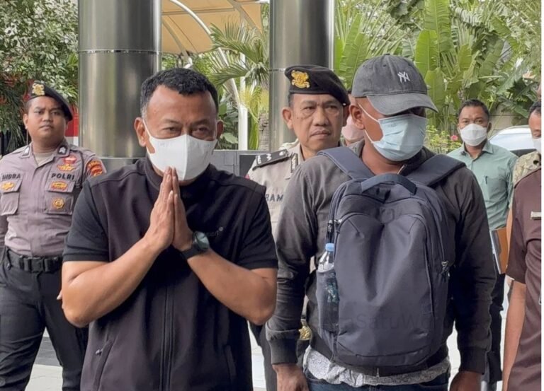 KPK Bawa Tujuh Orang Hasil OTT Bupati Lombok Barat ke Jakarta