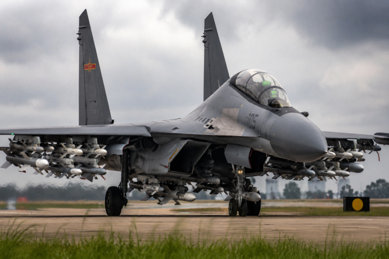 Jet Tempur J-16 China Pamer ‘Mode Buas’ dengan Muatan Rudal Maksimal